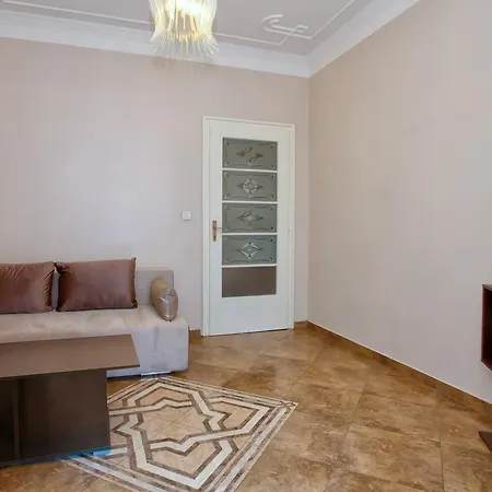 Ekzarh Yosif Apartment *